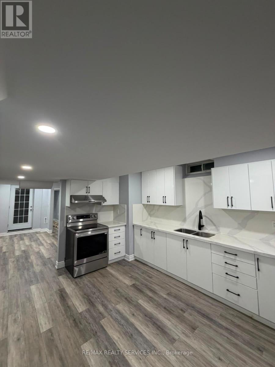 Lower - 2 Tonalite Road, Brampton, Ontario  L6P 0M3 - Photo 5 - W14102064