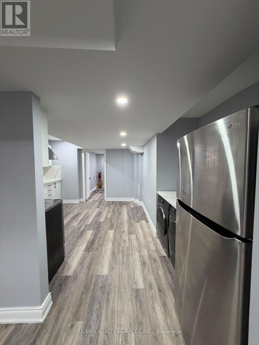 Lower - 2 Tonalite Road, Brampton, Ontario  L6P 0M3 - Photo 9 - W14102064