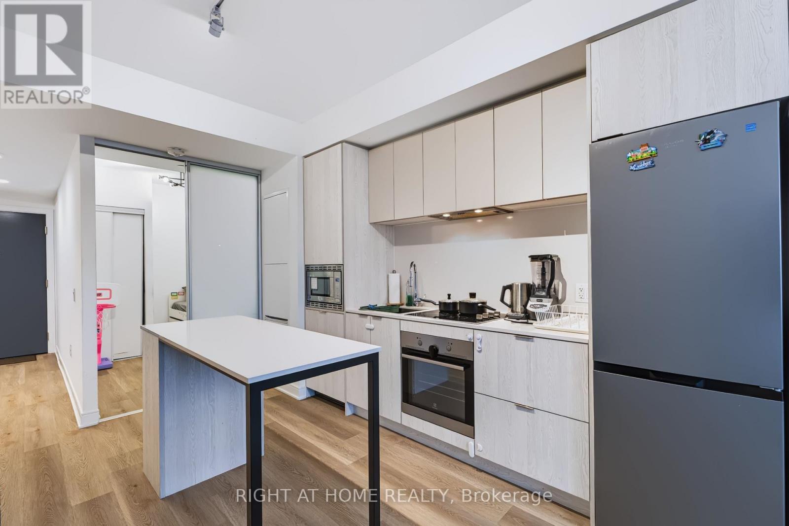 422 - 86 Dundas Street E, Mississauga, Ontario  L5A 1W4 - Photo 10 - W14102068