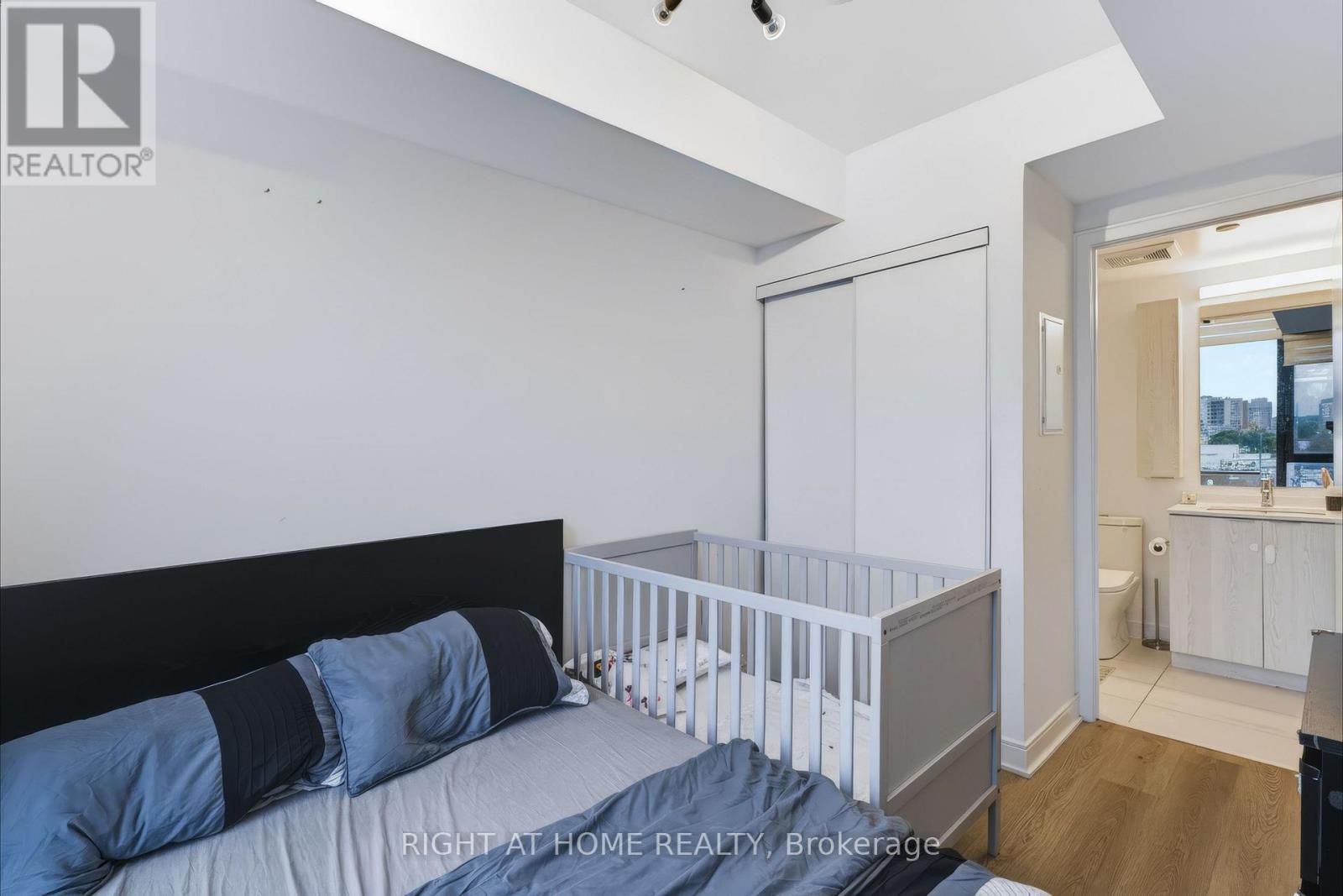422 - 86 Dundas Street E, Mississauga, Ontario  L5A 1W4 - Photo 18 - W14102068