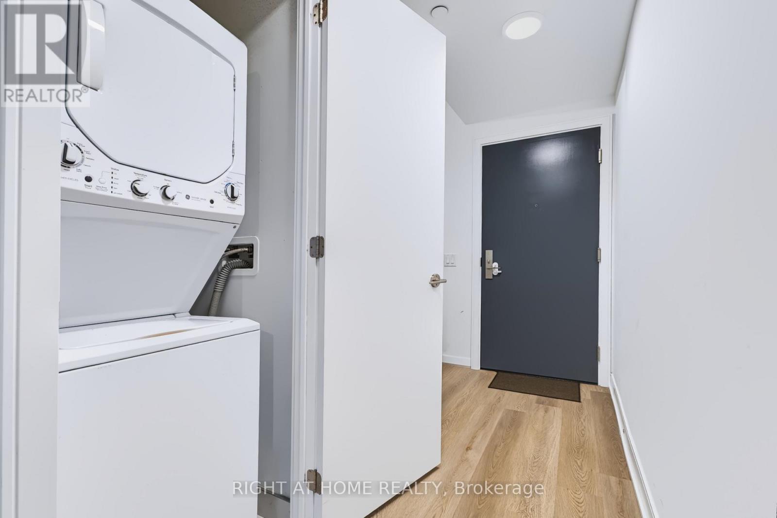 422 - 86 Dundas Street E, Mississauga, Ontario  L5A 1W4 - Photo 4 - W14102068