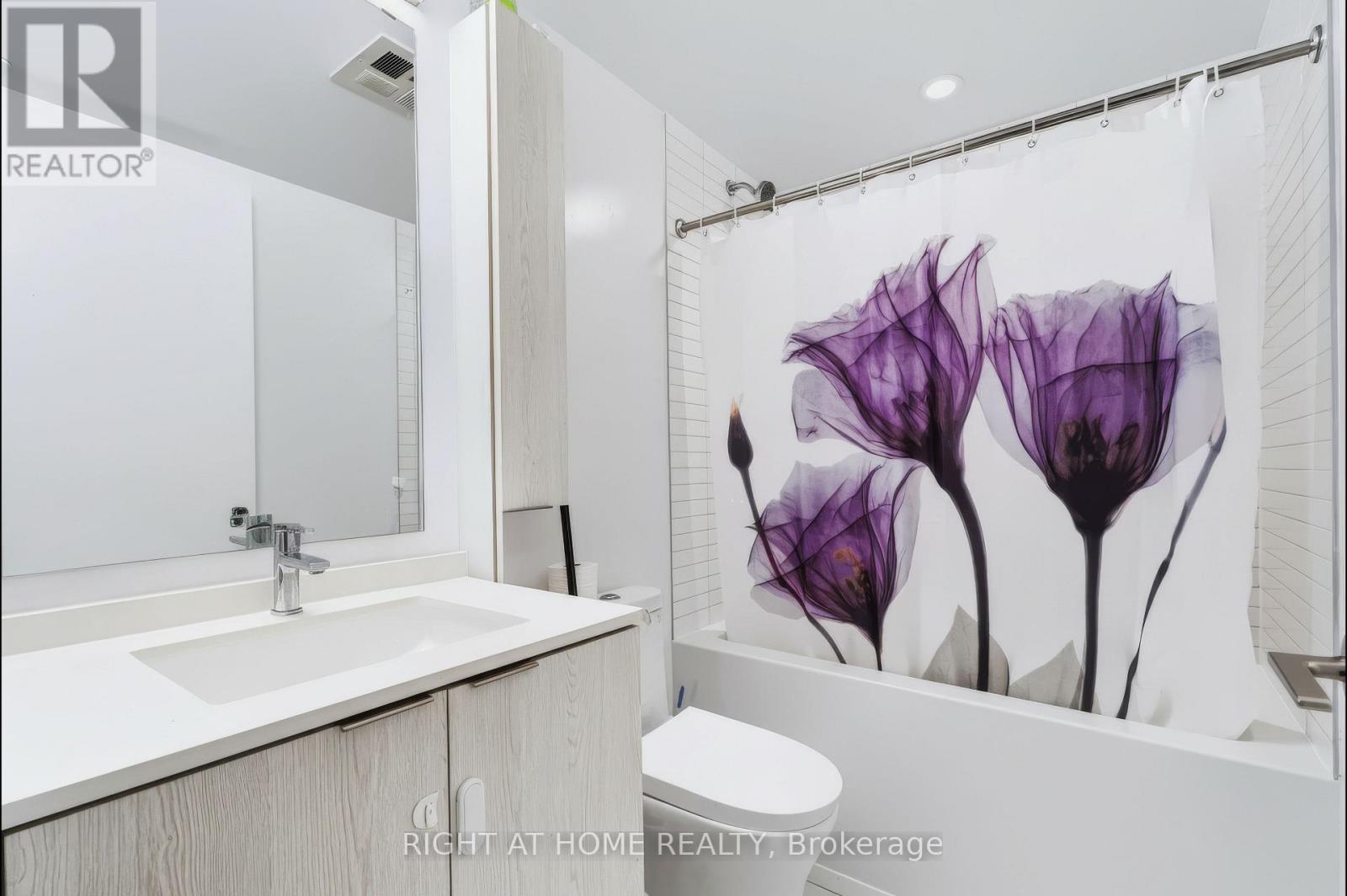 422 - 86 Dundas Street E, Mississauga, Ontario  L5A 1W4 - Photo 7 - W14102068
