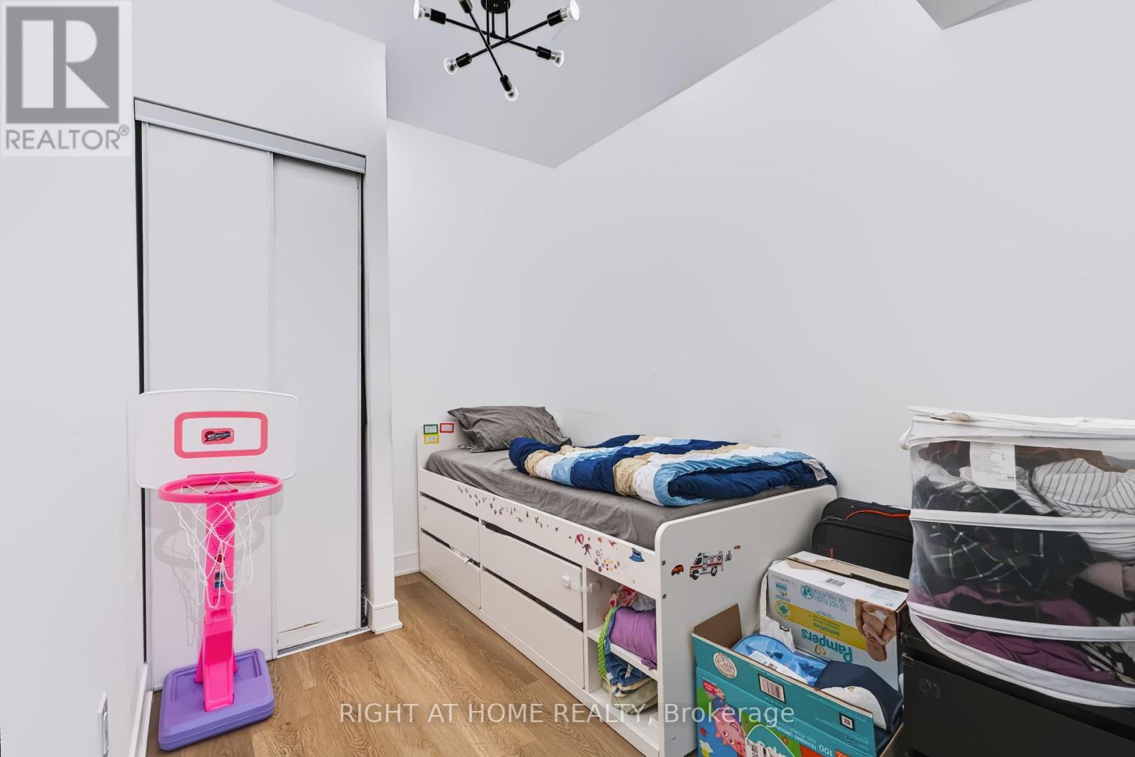 422 - 86 Dundas Street E, Mississauga, Ontario  L5A 1W4 - Photo 8 - W14102068