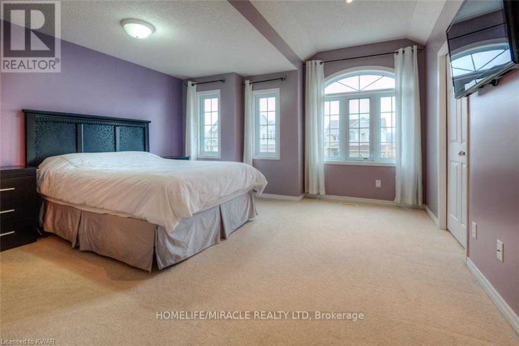 55 Seabrook Drive, Kitchener, Ontario  N2R 1Y1 - Photo 7 - X14101878