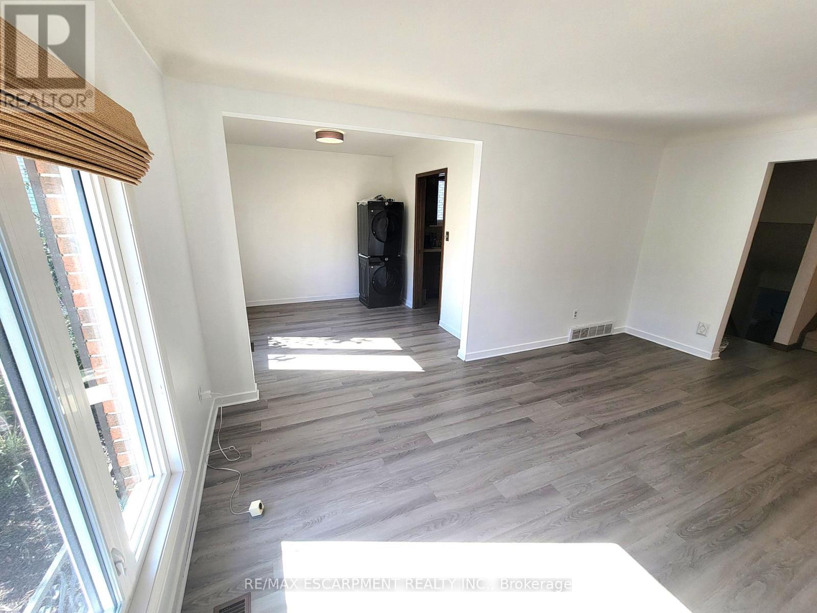 Main - 9 Charleen Circle, St. Catharines, Ontario  L2M 7G6 - Photo 4 - X14101990