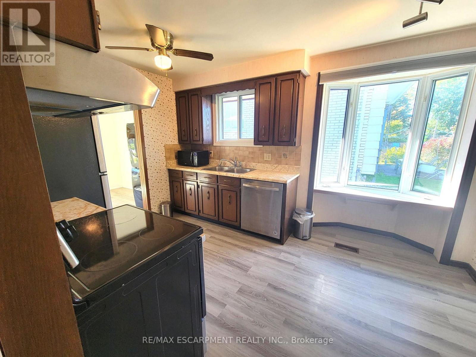 Main - 9 Charleen Circle, St. Catharines, Ontario  L2M 7G6 - Photo 6 - X14101990