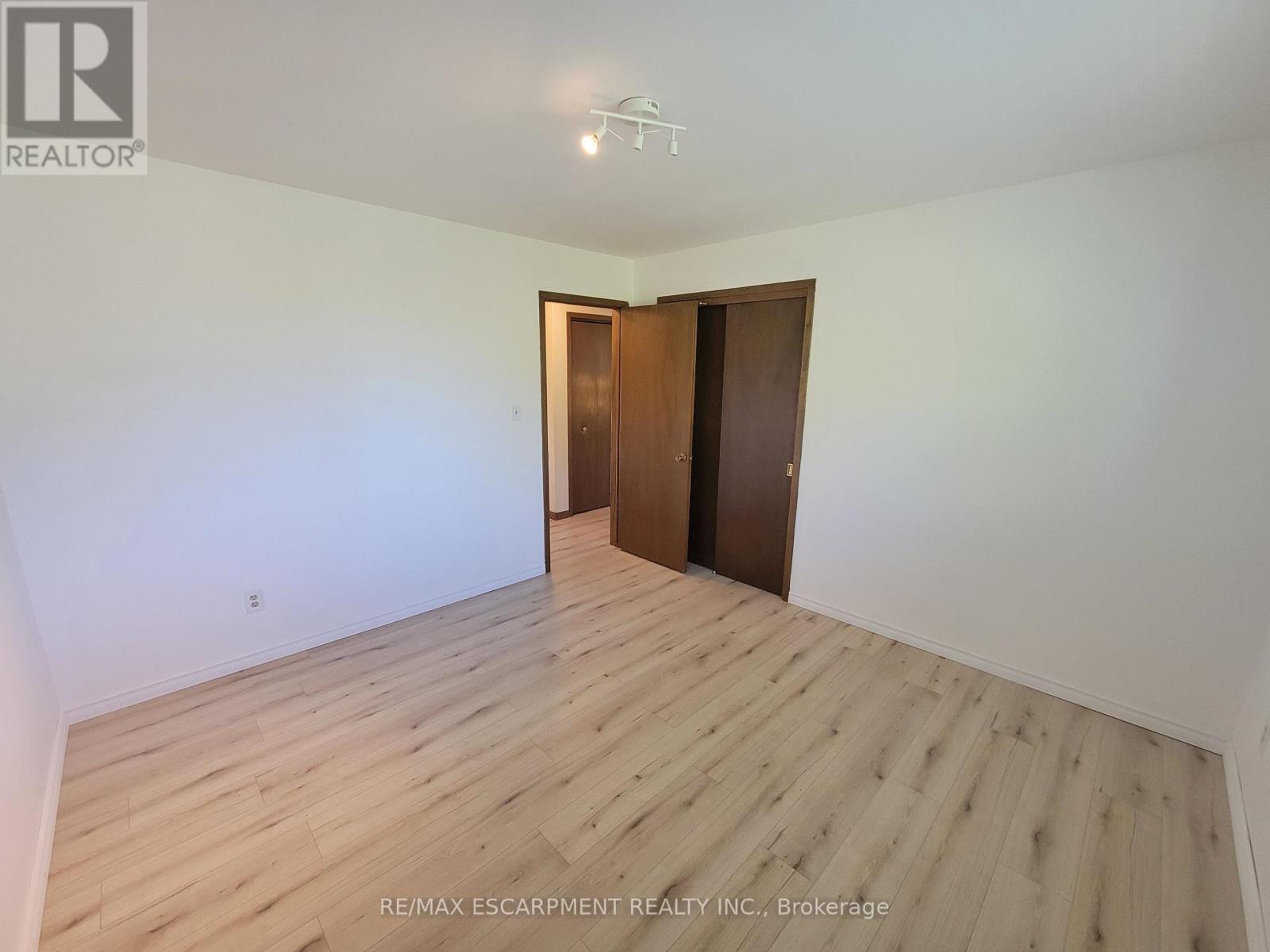 Main - 9 Charleen Circle, St. Catharines, Ontario  L2M 7G6 - Photo 9 - X14101990
