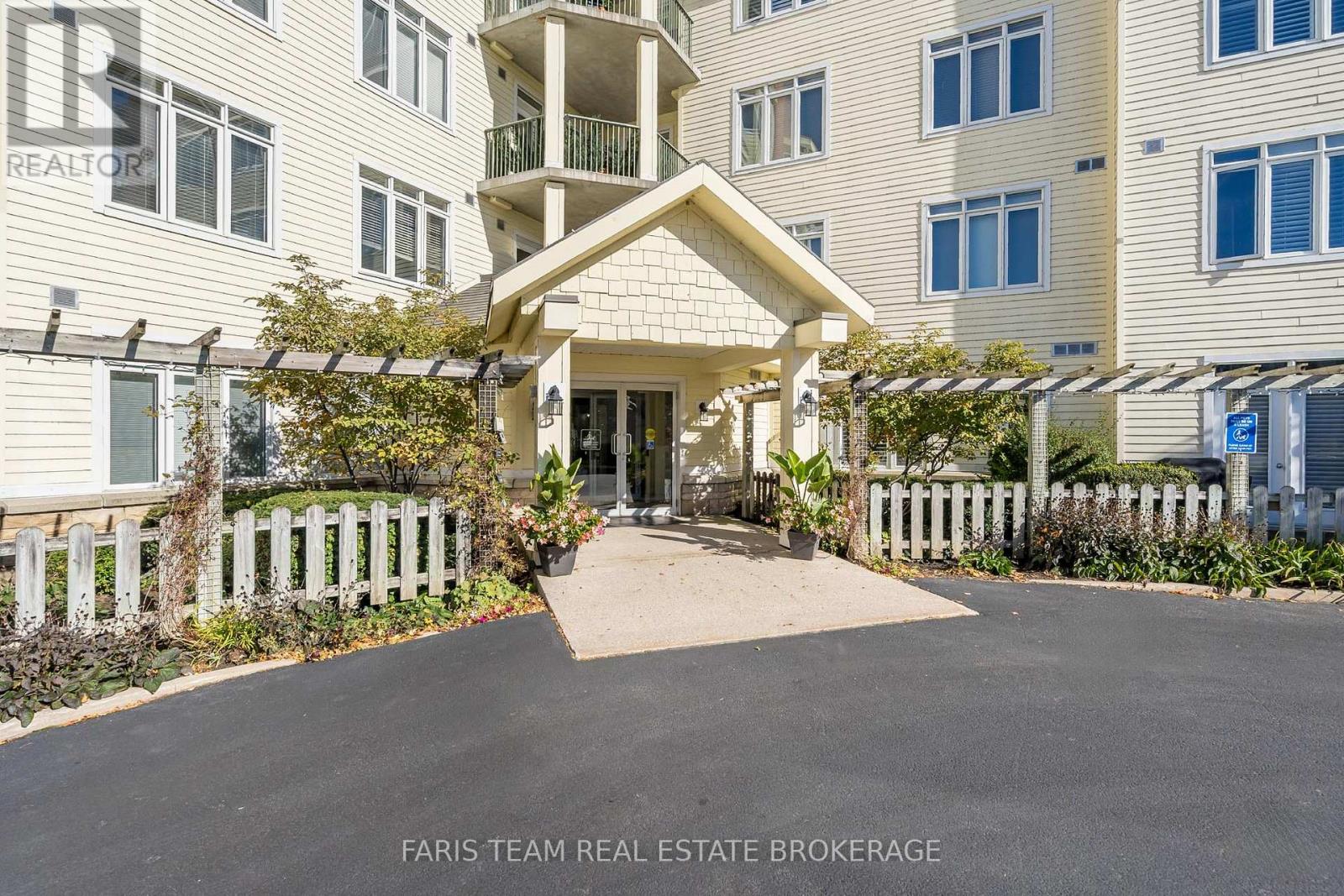 301 - 10 Bay Street E, Blue Mountains, Ontario  N0H 2P0 - Photo 3 - X14102150