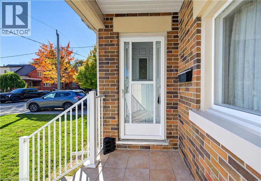 144 Graham Street, Waterloo, Ontario  N2J 1A1 - Photo 3 - 40872373