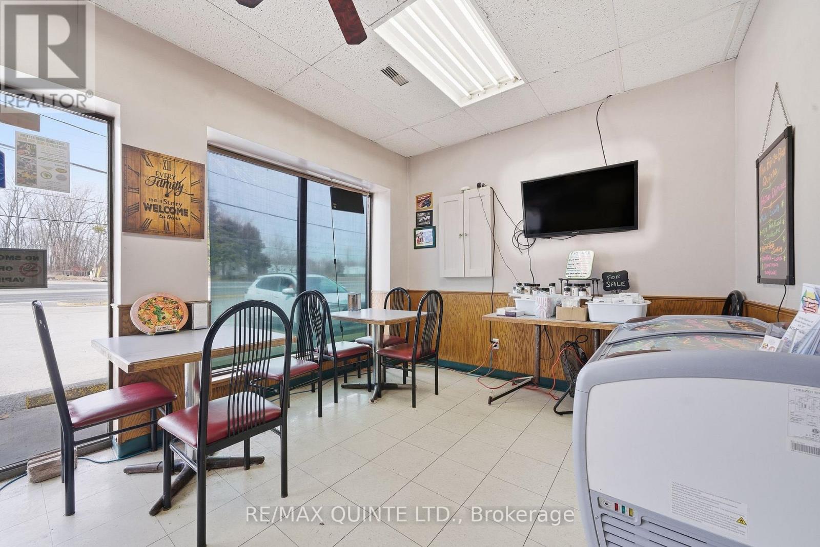 748 Old Highway 2 Highway, Quinte West, Ontario  K8V 5P5 - Photo 4 - X12950898