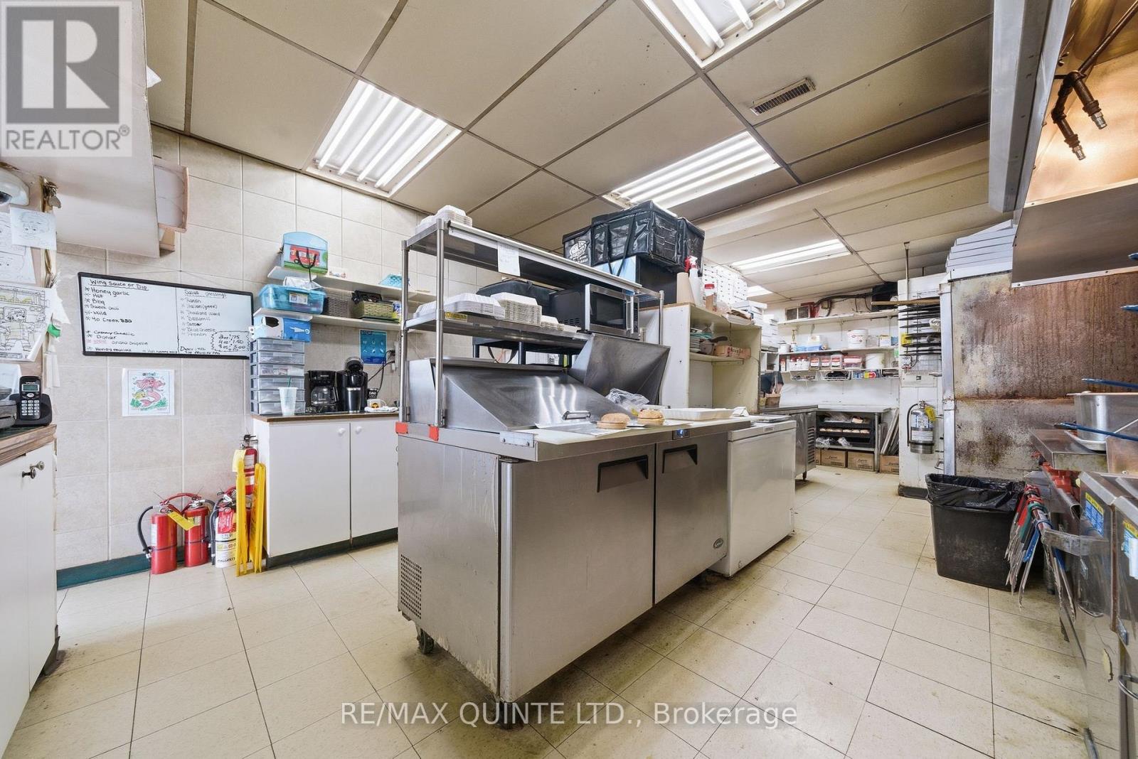 748 Old Highway 2 Highway, Quinte West, Ontario  K8V 5P5 - Photo 8 - X12950898