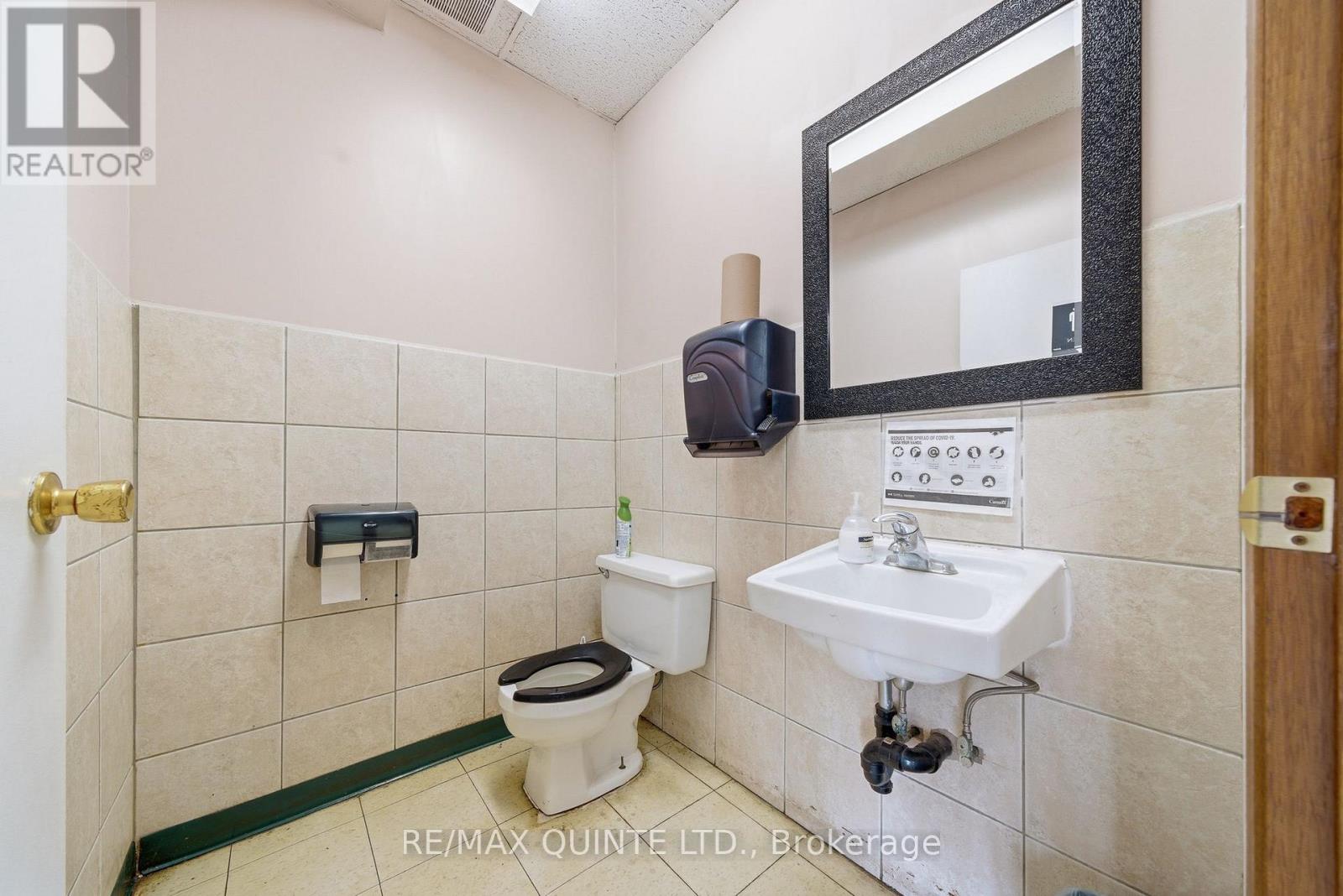748 Old Highway 2 Highway, Quinte West, Ontario  K8V 5P5 - Photo 12 - X12950898