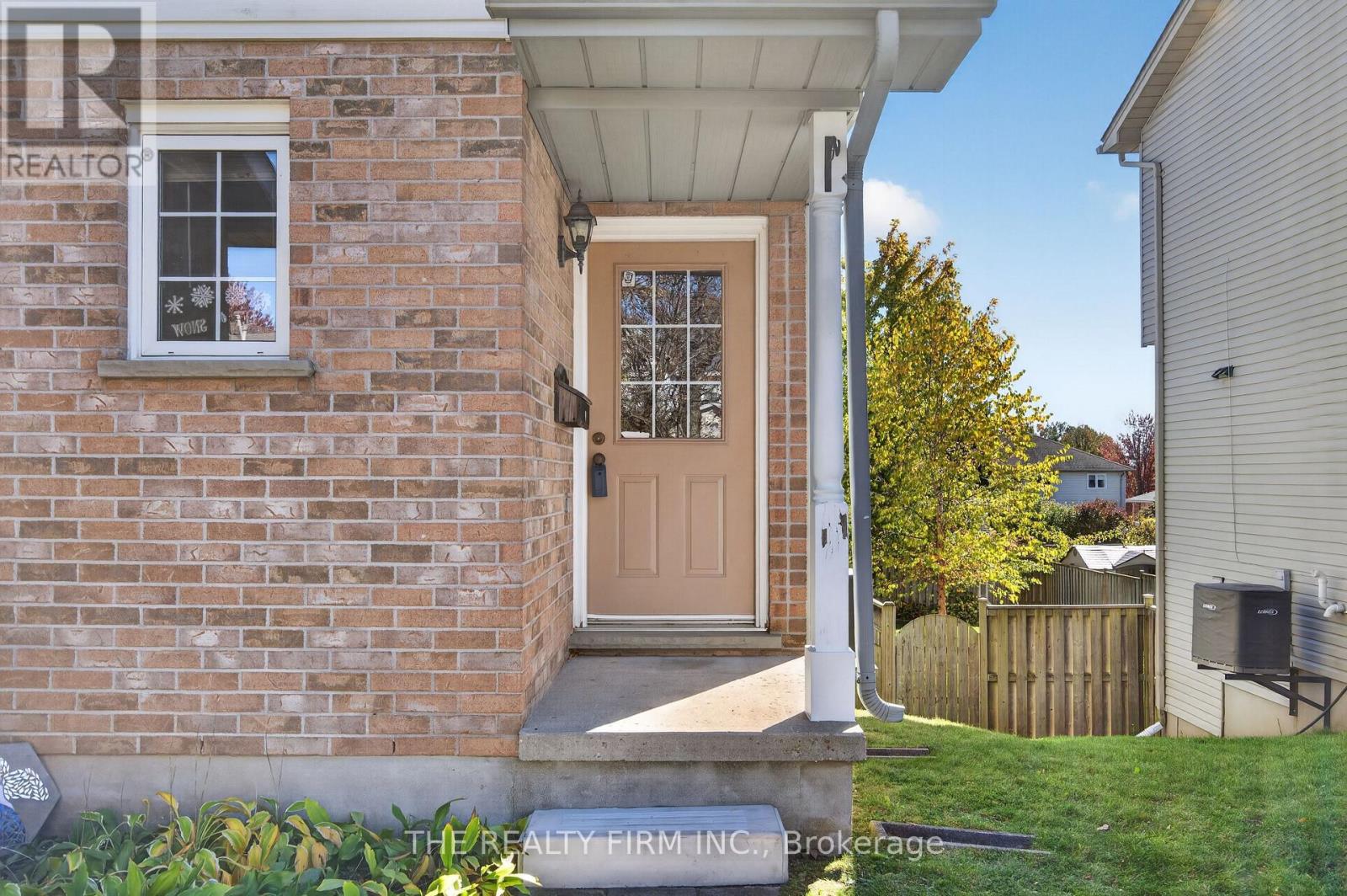 941 Thistledown Way, London North, Ontario  N6G 4Z6 - Photo 2 - X14102288