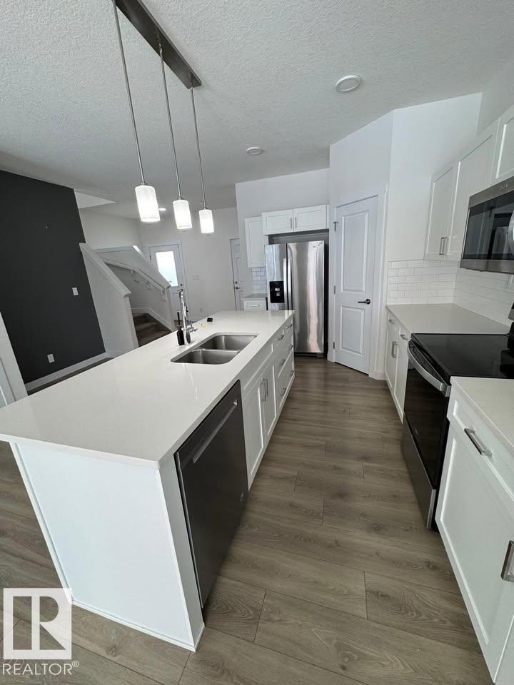 938 Daniels Loop SW