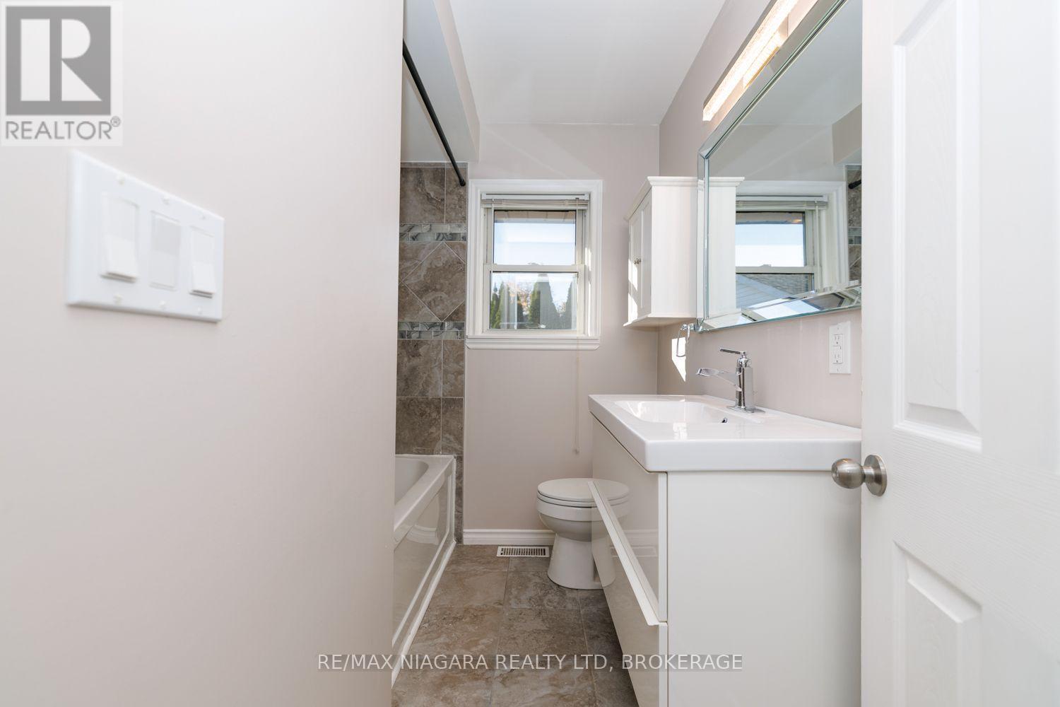 6 Broadmore Avenue, St. Catharines (Carlton/bunting), Ontario L2M 6A5 - Photo 17 - X14102282