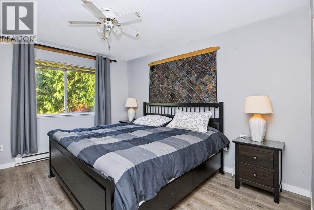 1560 Larchberry Way, Gibsons, British Columbia  V0N 1V5 - Photo 10 - R3177342