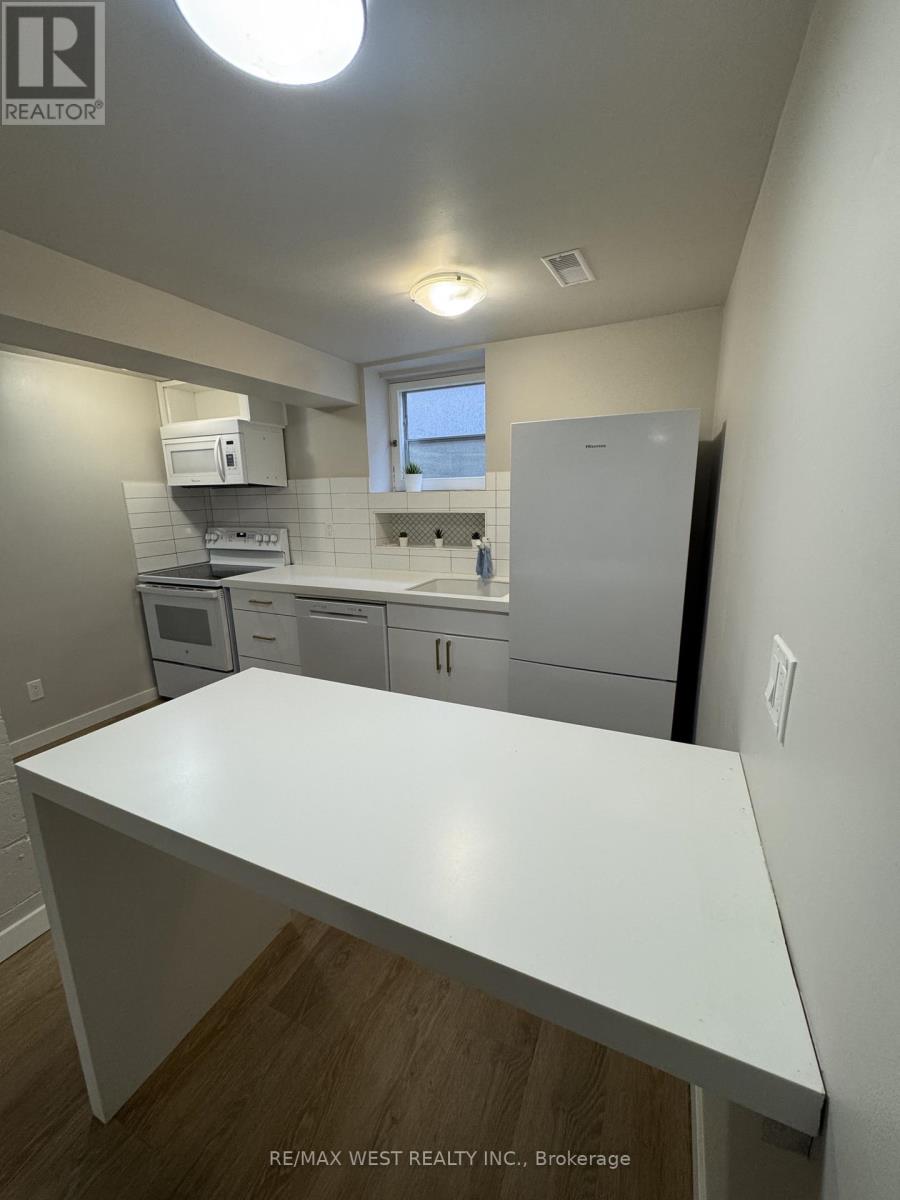 B2 - 35 Lilywood Road, Toronto, Ontario  M6B 1V6 - Photo 4 - W14100232