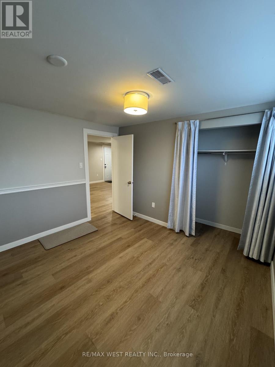 B2 - 35 Lilywood Road, Toronto, Ontario  M6B 1V6 - Photo 7 - W14100232