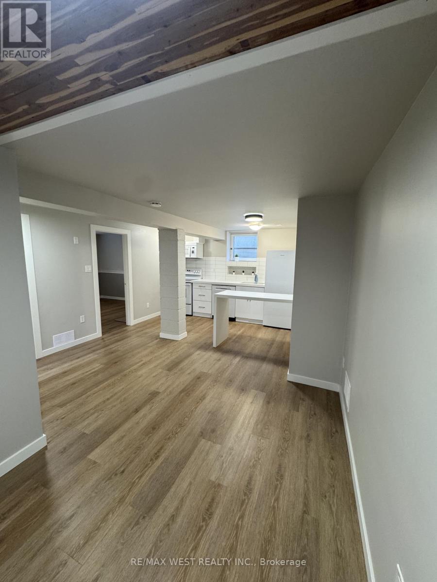 B2 - 35 Lilywood Road, Toronto, Ontario  M6B 1V6 - Photo 2 - W14100232