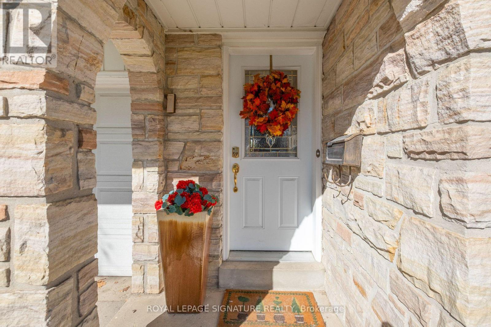 85 Pebblehill Square, Toronto (Agincourt North), Ontario  M1S 2P8 - Photo 2 - E14102314