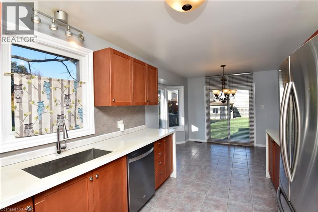 71 Stone Church Road E, Hamilton, Ontario  L9B 1A8 - Photo 18 - 40868546