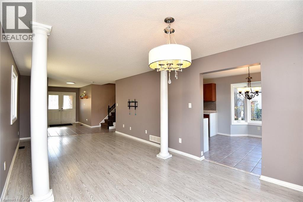 71 Stone Church Road E, Hamilton, Ontario  L9B 1A8 - Photo 8 - 40868546