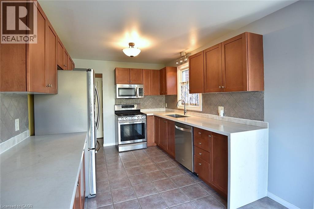 71 Stone Church Road E, Hamilton, Ontario  L9B 1A8 - Photo 12 - 40868546