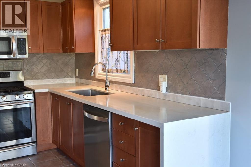 71 Stone Church Road E, Hamilton, Ontario  L9B 1A8 - Photo 11 - 40868546