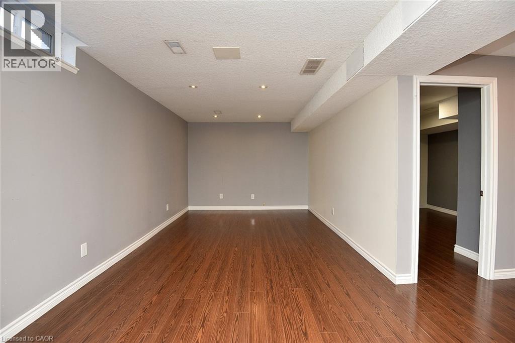 71 Stone Church Road E, Hamilton, Ontario  L9B 1A8 - Photo 39 - 40868546