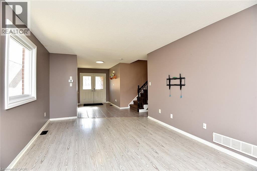 71 Stone Church Road E, Hamilton, Ontario  L9B 1A8 - Photo 5 - 40868546