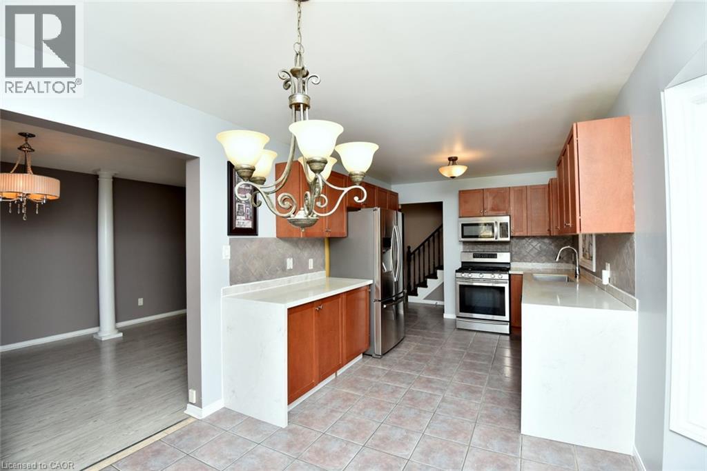 71 Stone Church Road E, Hamilton, Ontario  L9B 1A8 - Photo 17 - 40868546
