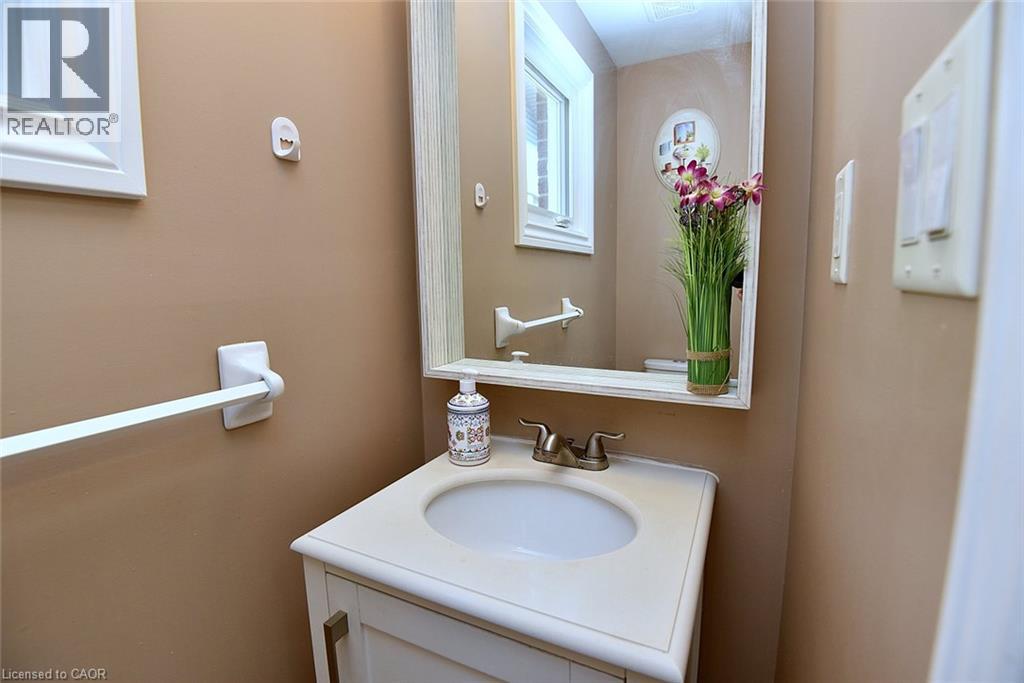 71 Stone Church Road E, Hamilton, Ontario  L9B 1A8 - Photo 25 - 40868546