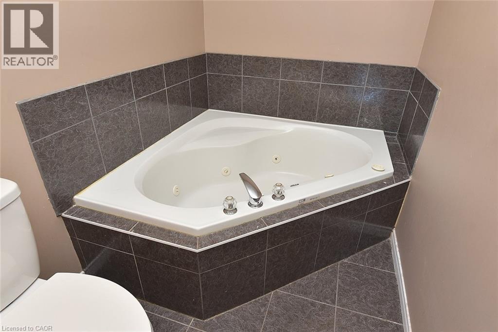 71 Stone Church Road E, Hamilton, Ontario  L9B 1A8 - Photo 29 - 40868546