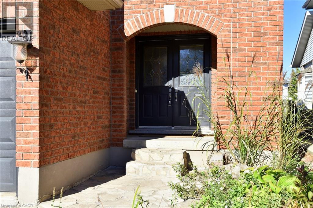 71 Stone Church Road E, Hamilton, Ontario  L9B 1A8 - Photo 2 - 40868546
