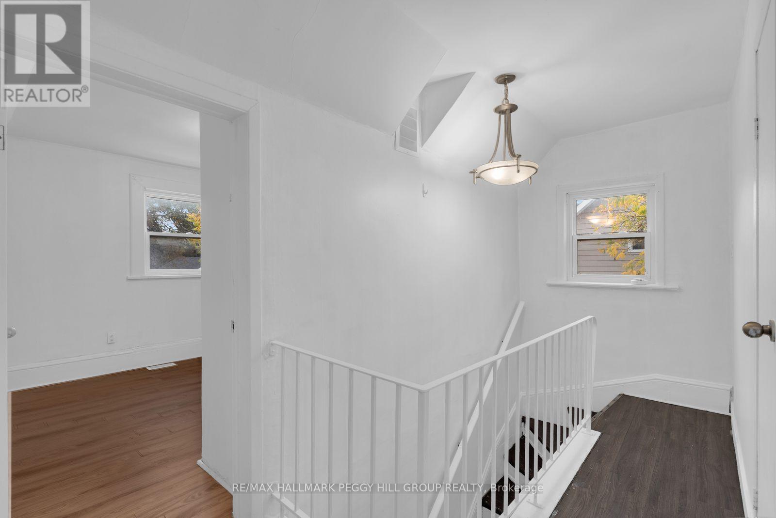108 John Street, Barrie (Sanford), Ontario  L4N 2K8 - Photo 5 - S14102230