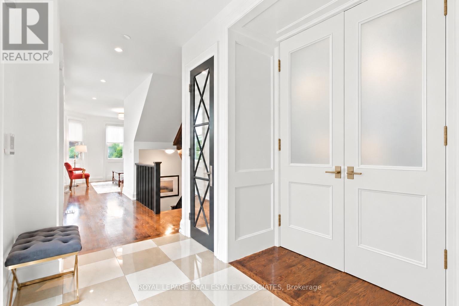 32 Jopling Avenue N, Toronto, Ontario  M9B 4E7 - Photo 5 - W13860176