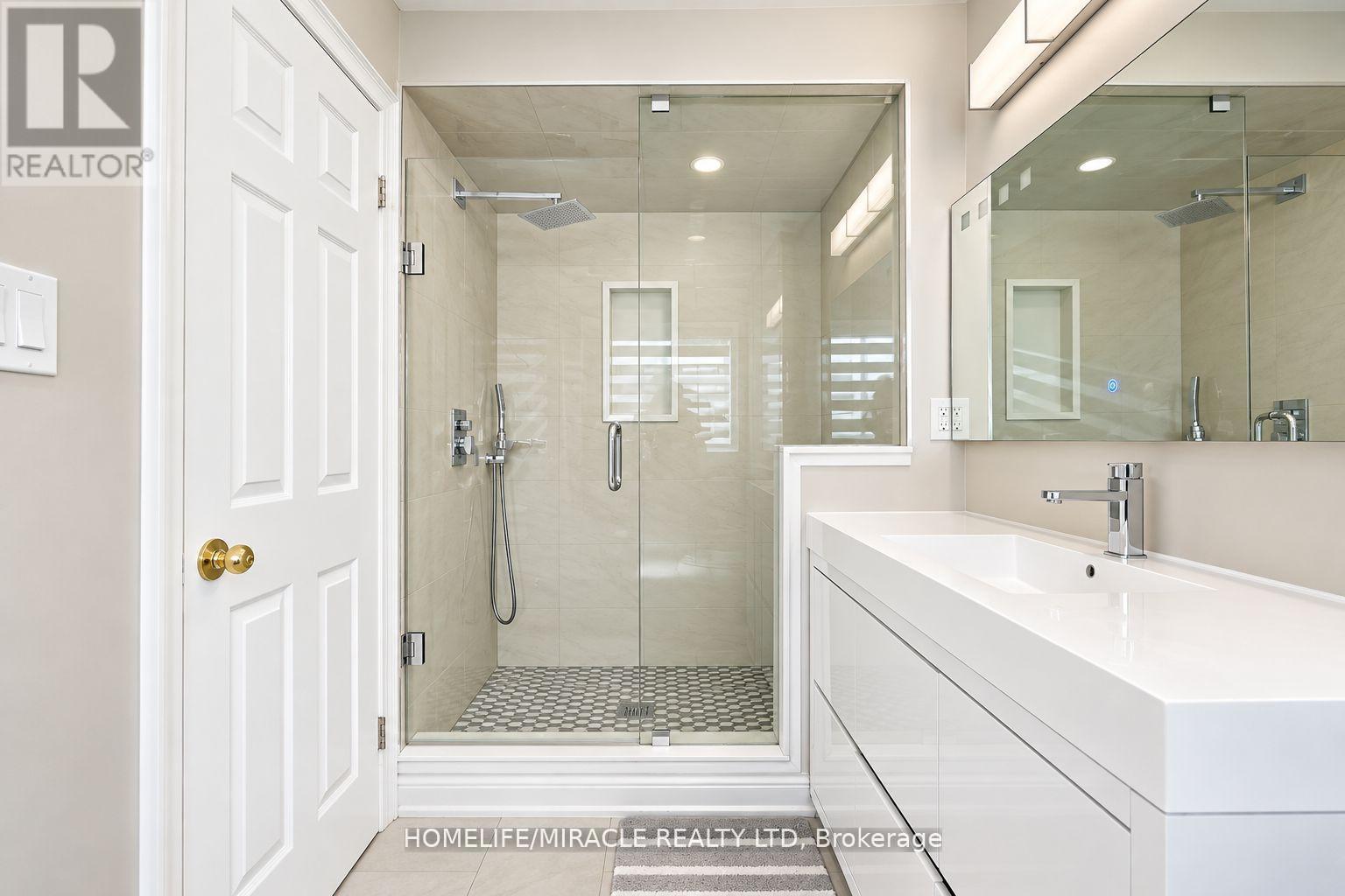 7683 Doverwood Drive, Mississauga, Ontario  L5N 8J1 - Photo 31 - W14102306