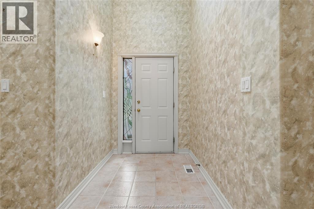 382 Jason Court, Tecumseh, Ontario  N8N 4Y6 - Photo 6 - 26025578