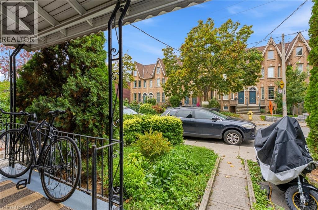 139 Euclid Avenue, Toronto, Ontario  M6J 2J8 - Photo 3 - 40871616