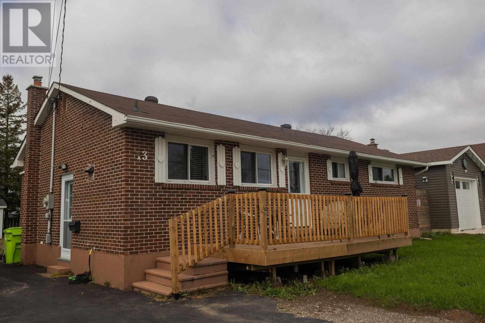 13 Pentagon Blvd, Sault Ste. Marie, Ontario  P6B 5H9 - Photo 2 - SM262944