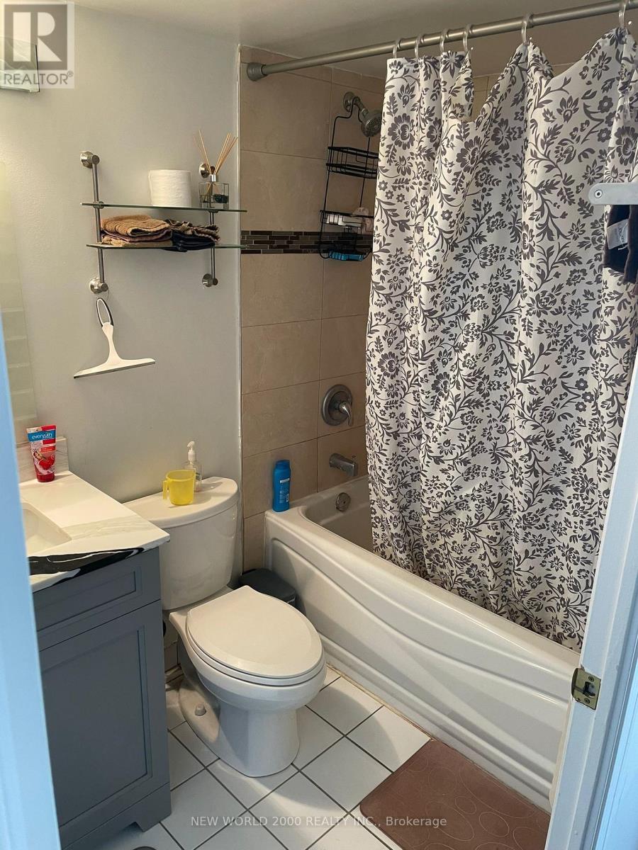 1916 - 135 Hillcrest Avenue, Mississauga (Cooksville), Ontario  L5B 4B1 - Photo 6 - W13747136