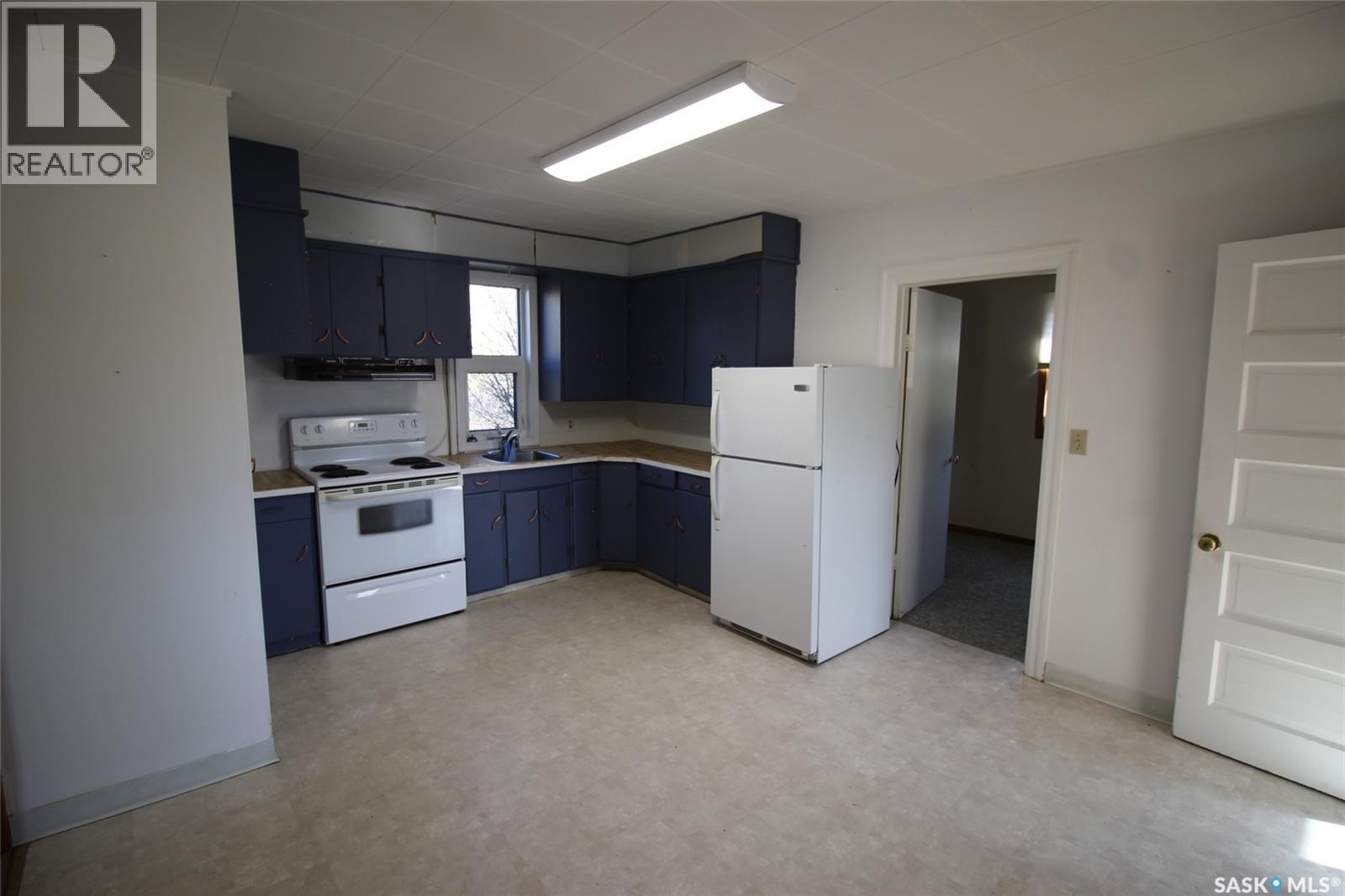 204 1st Street E, Climax, Saskatchewan  S0N 0N0 - Photo 4 - SK051627