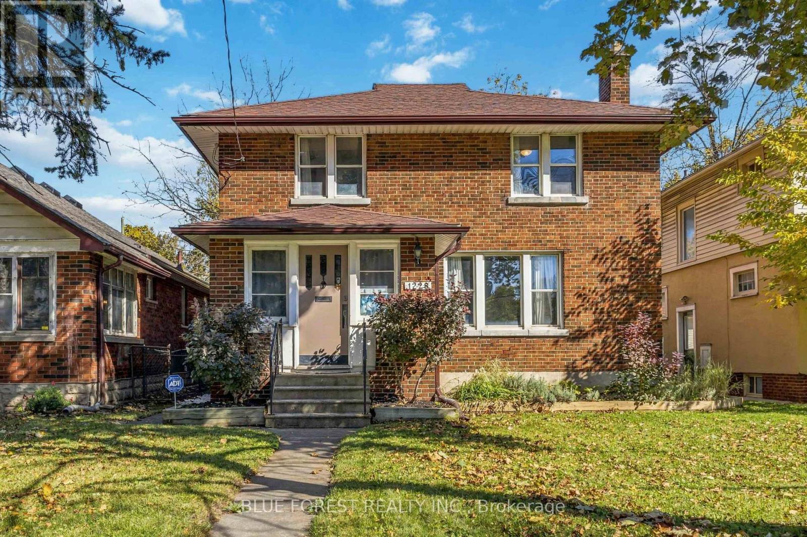$799,9001228 Richmond Street, London East, Ontario