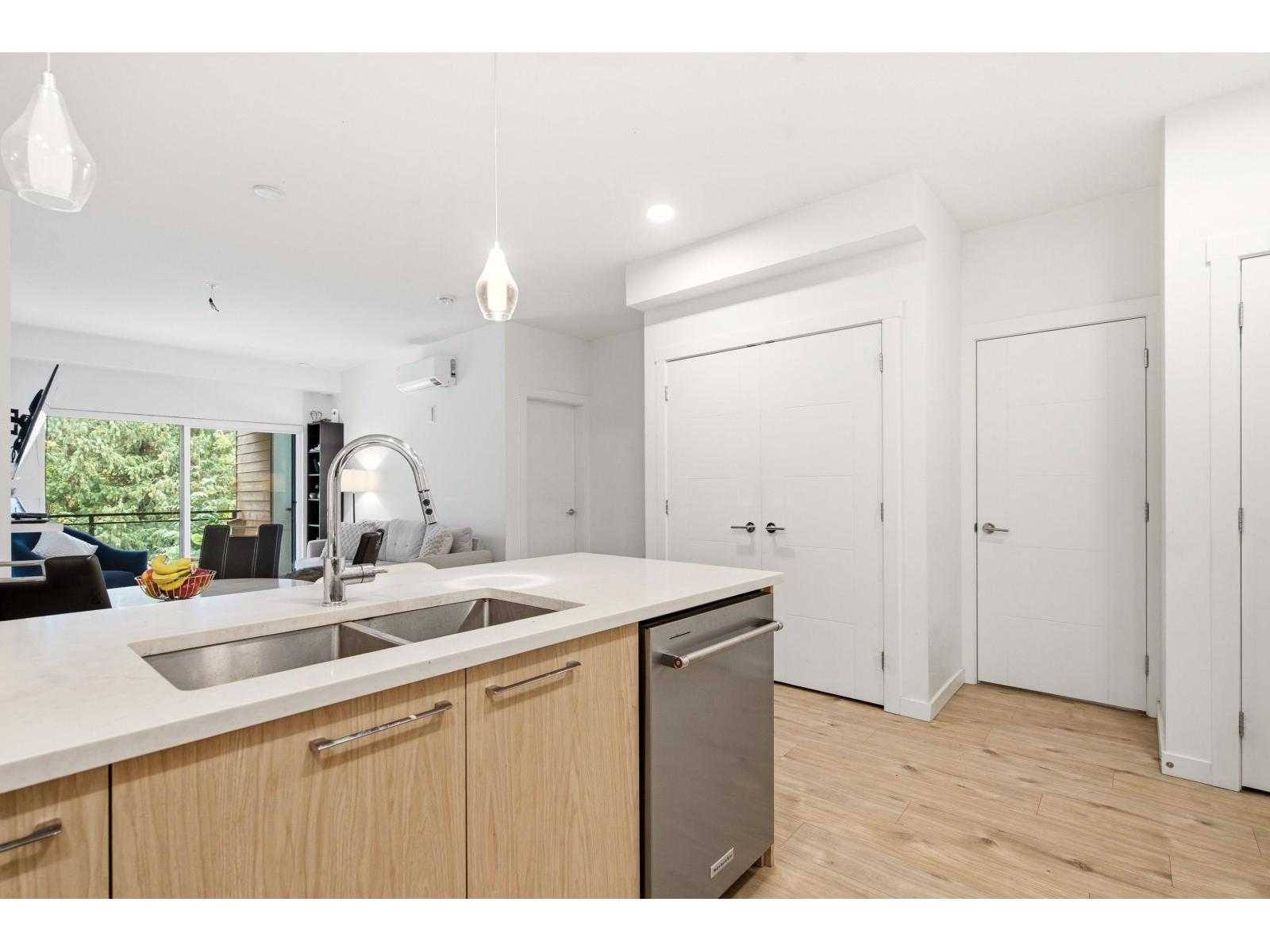 205 3182 Gladwin Road, Abbotsford, British Columbia  V2T 0K8 - Photo 4 - R3175734