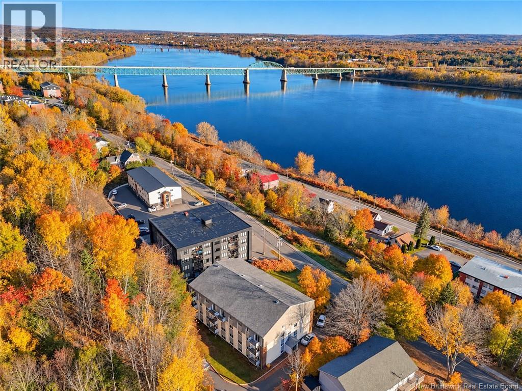 <h3>$199,900</h3><p>228 Dunns Crossing Road Unit# 1, Fredericton, New Brunswick</p>