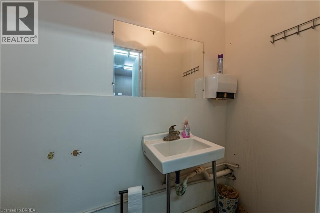 23 Kenyon Street Unit# 4&5, Brantford, Ontario  N3S 7R7 - Photo 8 - 40869511