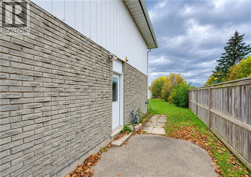 62 The Country Way, Kitchener, Ontario  N2E 2K8 - Photo 35 - 40870672