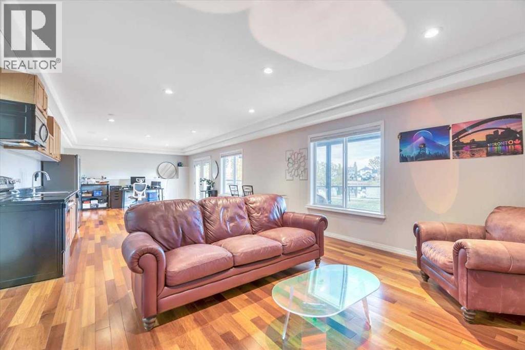 124 West Creek Glen