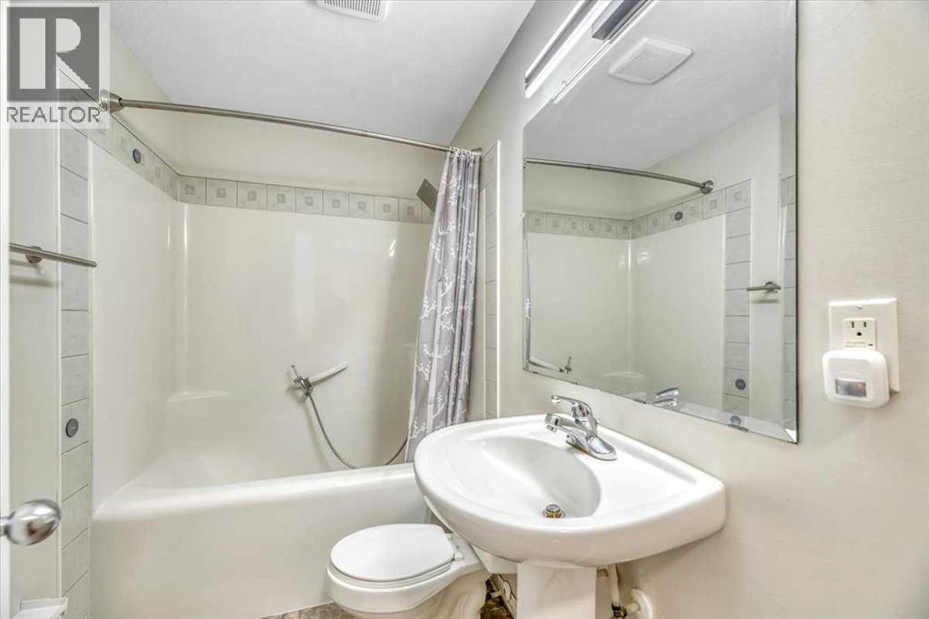 124 West Creek Glen