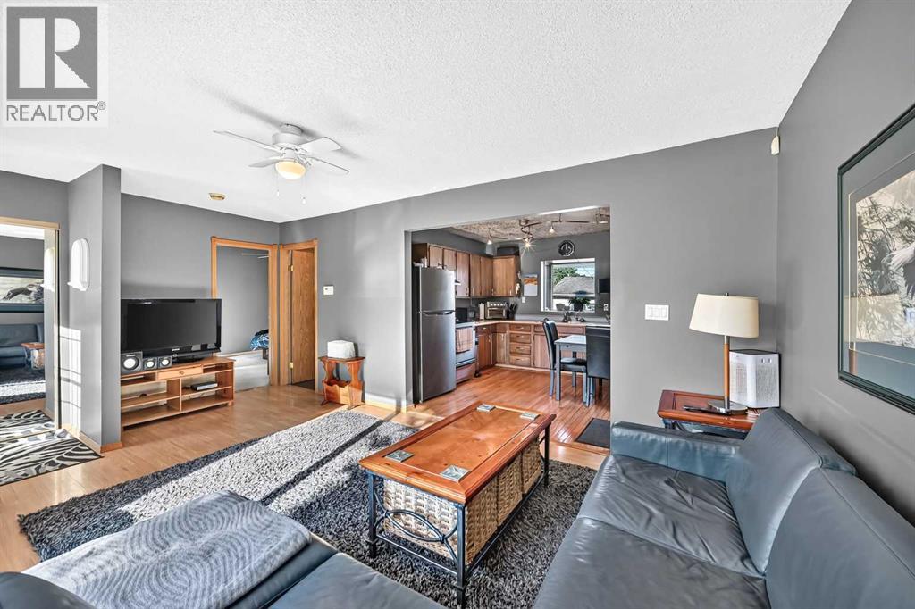 7312 36 Avenue NW, Calgary, Alberta  T3B 1T8 - Photo 9 - A2353417